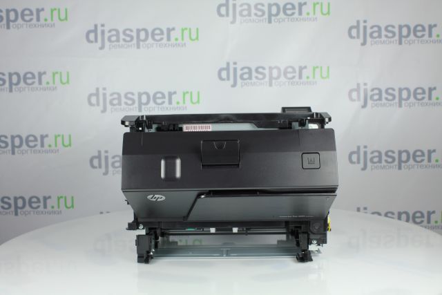 Выкрутите 2 винта спереди HP LaserJet Pro 400 M401dne 